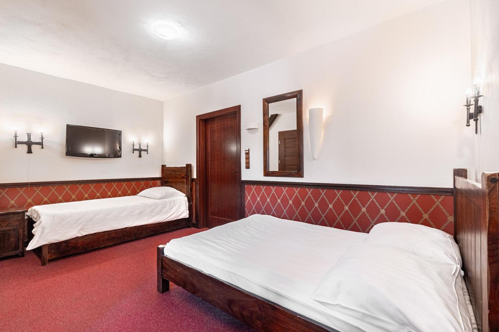Zamek Uniejow Lejlighedshotel Eksteriør billede